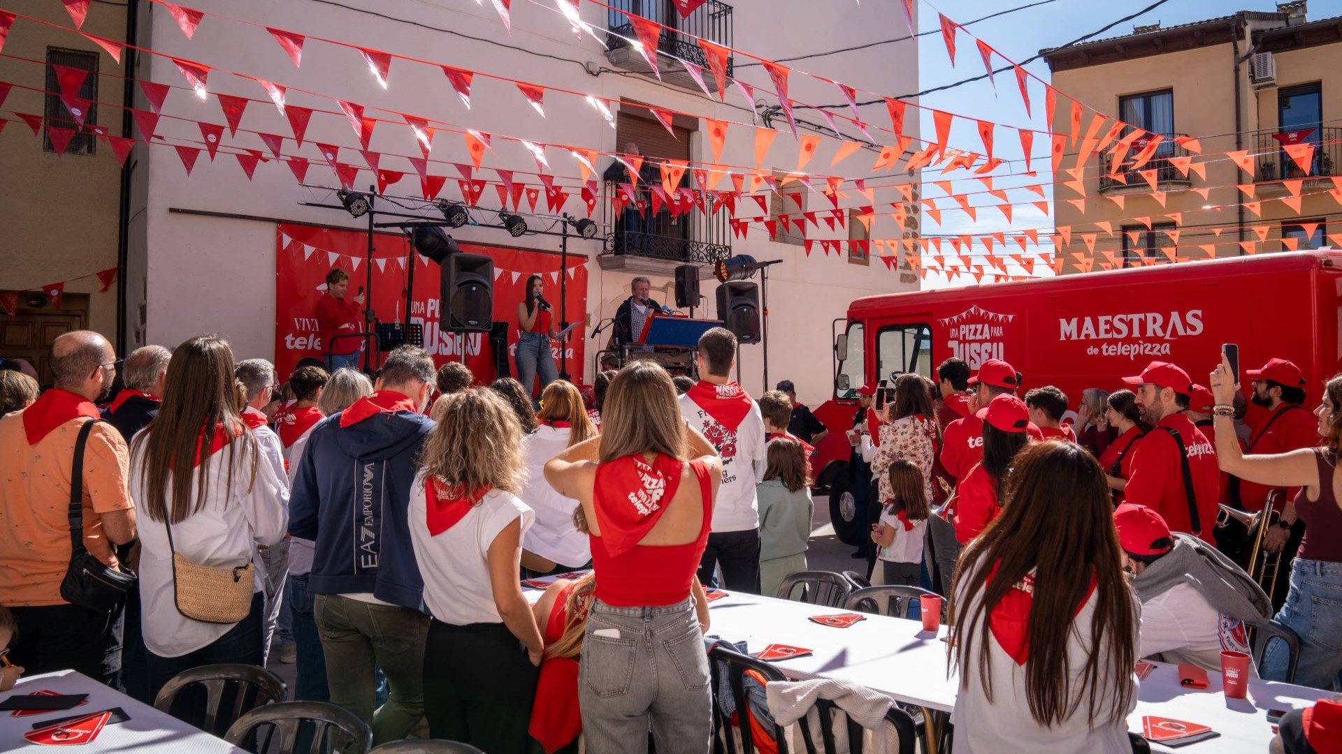 7 aprendizajes del homenaje de Telepizza al pueblo que viralizó un pedido de 500€