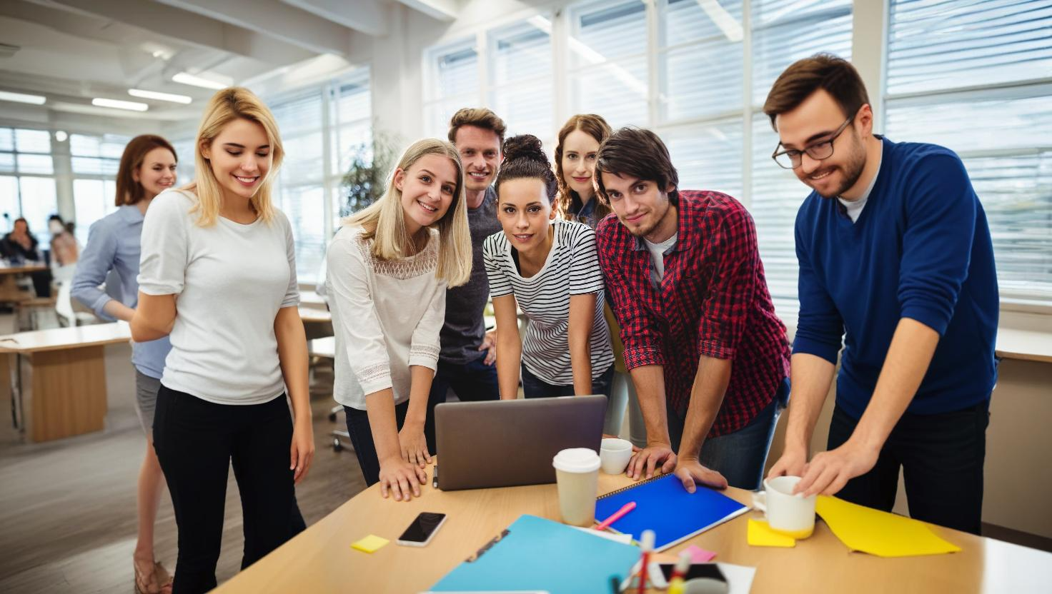 El futuro está en las manos de los jóvenes El futuro está en las manos de los jóvenes